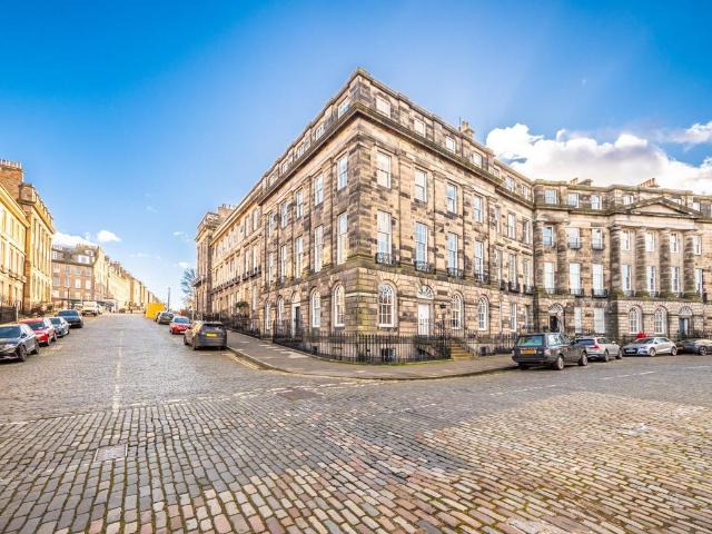 2 Forres Street, City of Edinburgh, EH3 6BJ, United Kingdom | 3 bed apartment for rent #140226248 | Rentberry
