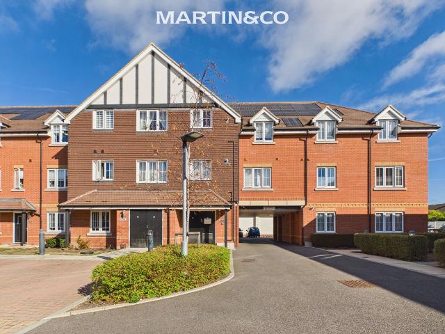 2 Gatehouse Close, Ashford TW15, 2 bed flat to rent, £1,800 pcm | PrimeLocation
