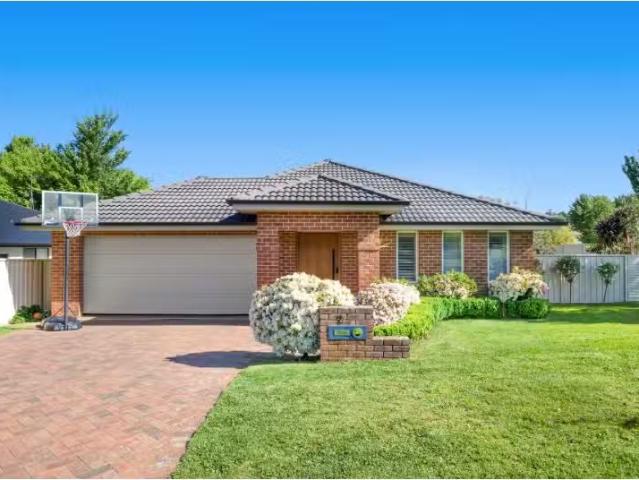2 George Weily Place, Orange House for rent Listed by Dearne.