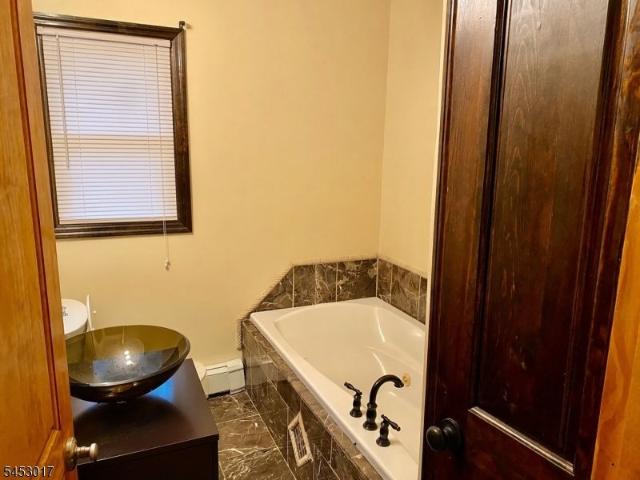 2 Geraldine Dr, Wantage Twp. Us, nj