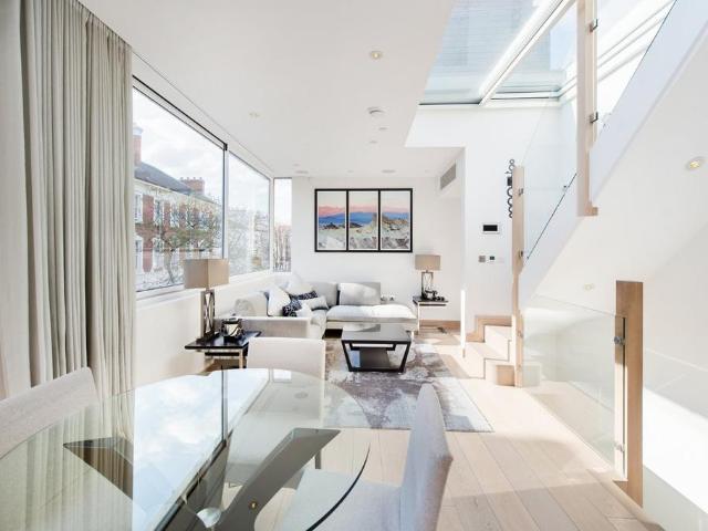 2 Gilston Road, London, SW10 9SJ, United Kingdom | 2 bed townhouse for rent #116878790 | Rentberry