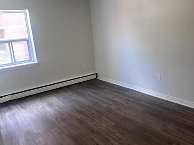 2 GRANT Boulevard Unit# 8, Hamilton, Ontario, L9H4L4