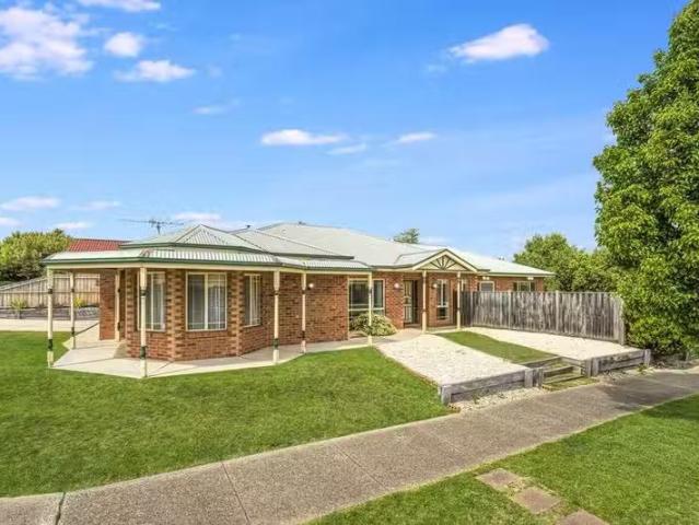 2 Granby Crescent, Highton, VIC 3216 House for Rent