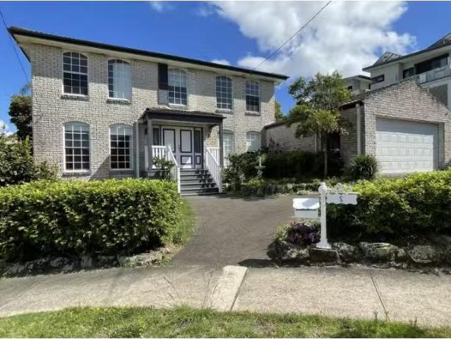 2 Hughes Avenue, Maroubra House for rent Listed by Michael Sa.