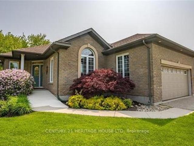 2 Hunter Drive S, Norfolk, ON, N0E 1M0 house for sale | Listing ID X13567 | Royal LePage
