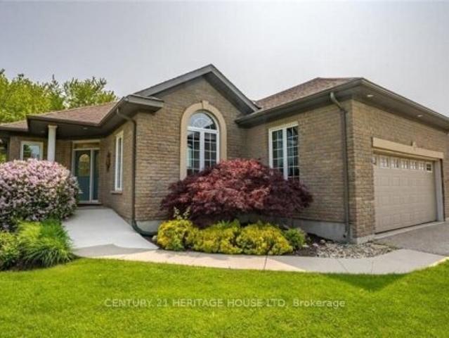 2 Hunter Drive S