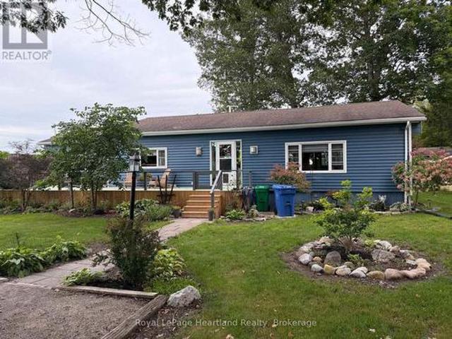 2 Huron Lane, Ashfield Colborne Wawanosh Colborne, ON, N7A 3Y2 house for lease | Listing ID X13771 | Royal LePage