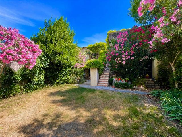 2 Habitations De Caractere / 2 Garages Triple / Jardin + Ter. 368m² Nizas