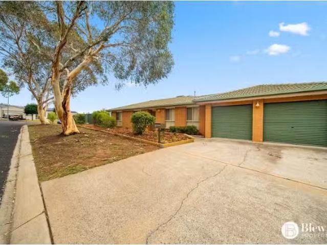 2 Hanna Place, Jerrabomberra House for rent Listed by Propert.
