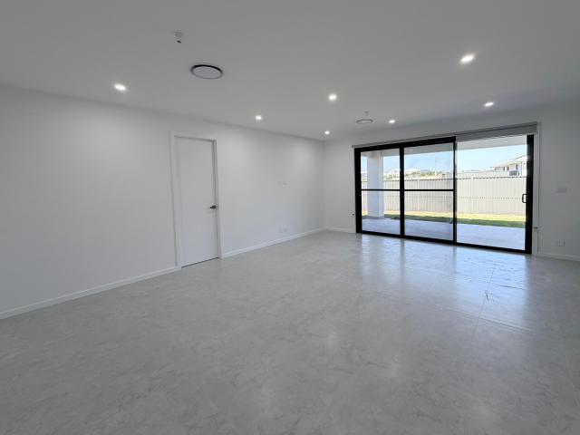 2 Hangar Lane, Cooranbong