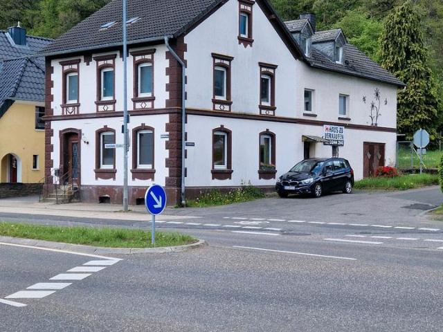 2 Häuser + 1 Baugrundstück in Schleiden