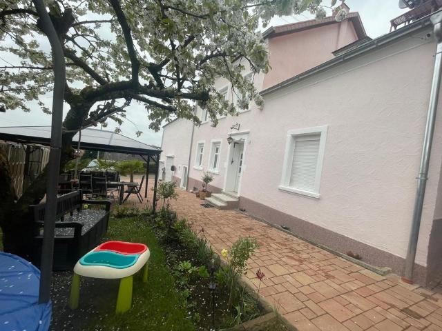 2 Häuser ein Preis, Haus riesige Scheune Garage provisionsfrei