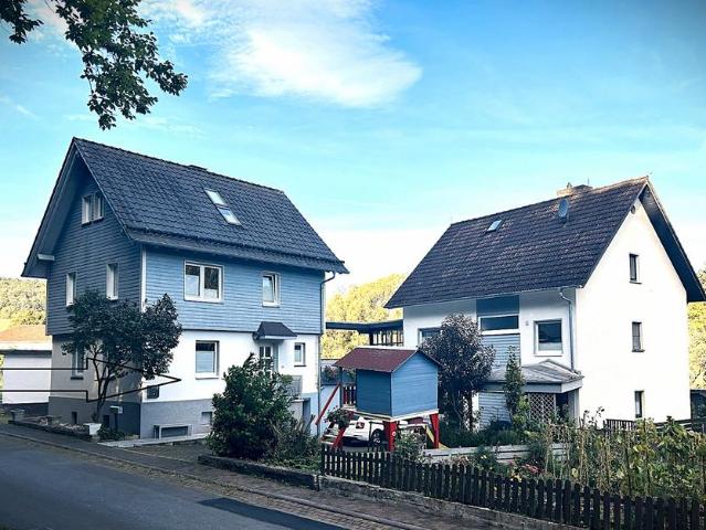2 Häuserensemble in natürlicher Ortsrandlage 3 Km zur Autobahn