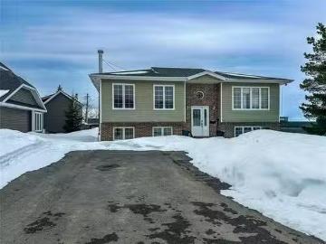 2 Henley Street, Gander, NL, A1V 2P7 investment for sale Li.