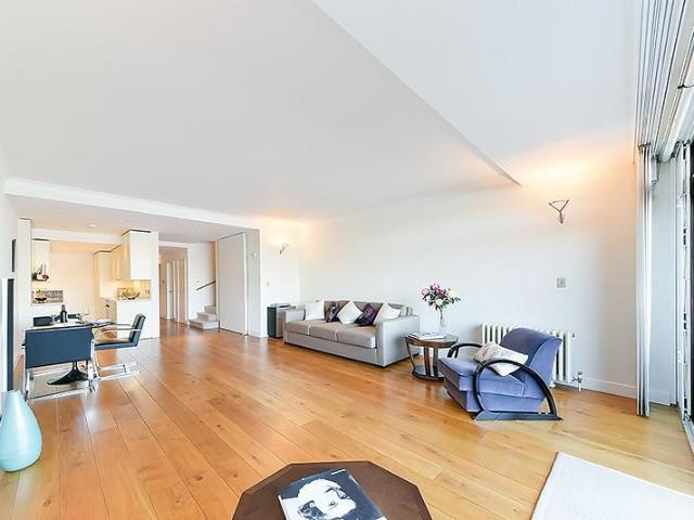 2 Hester Road, London, London, SW11 2 bed flat to rent £3,850 pcm £888 pw