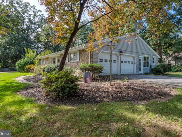 2 Hiawatha Drive