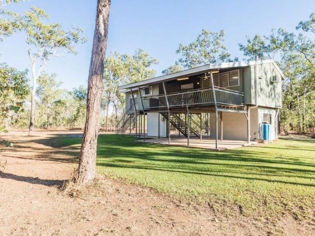 2 homes on 5 Acres close to Humpty Doo