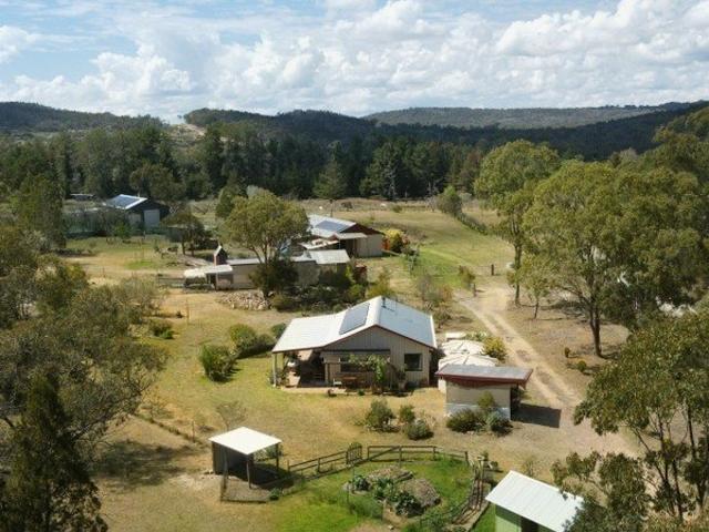 2 Homes on 5 acres close to Stanthorpe