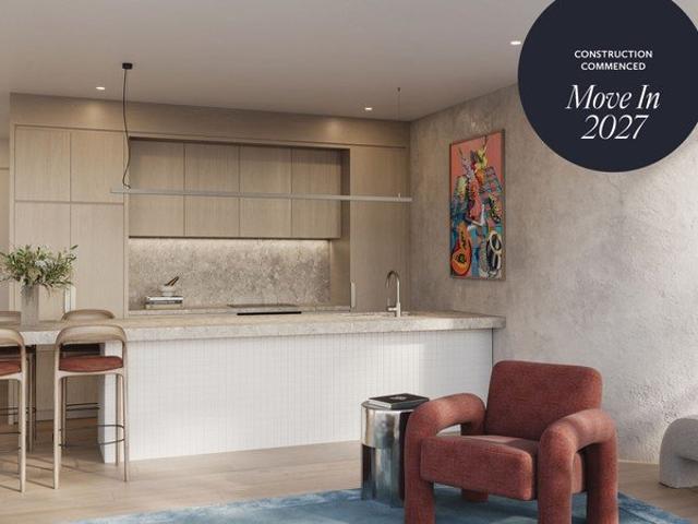 2 Hotel Style Bathrooms & Large 4m Master Bedroom, Entertainers Kitchen with Island Bench