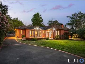 2 Hovell Street, Griffith House for rent Listed by Maggie Sch.