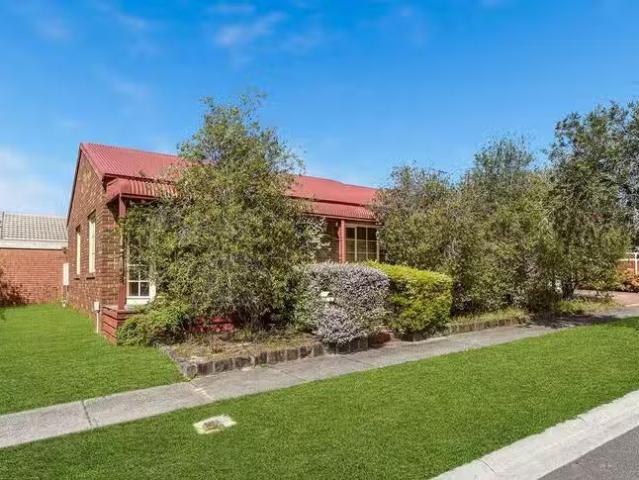 2 Ivy Court, Cranbourne North, VIC 3977