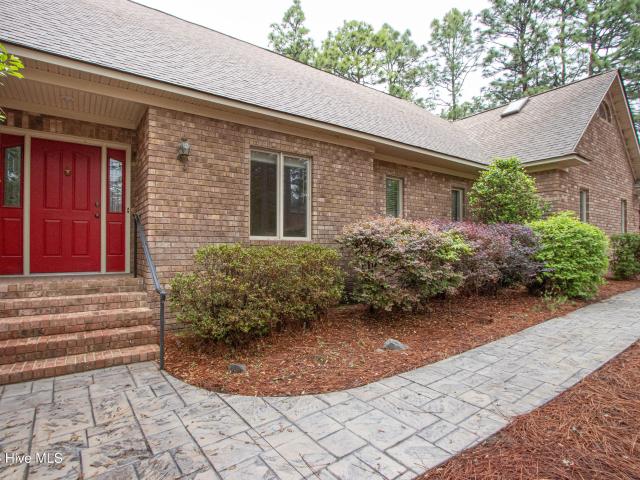 2 Interlachon Drive
