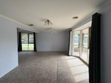 2 Jade Court, Hampton Park VIC