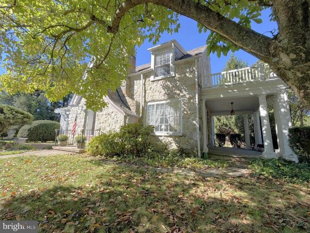2 Jefferson Boulevard