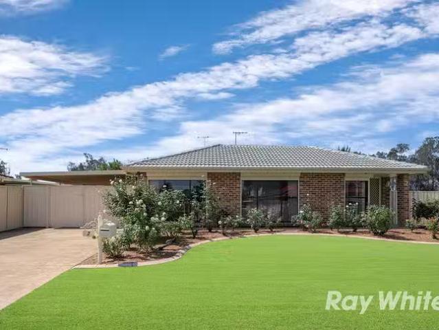 2 Kulleroo Crescent, Claremont Meadows, NSW 2747