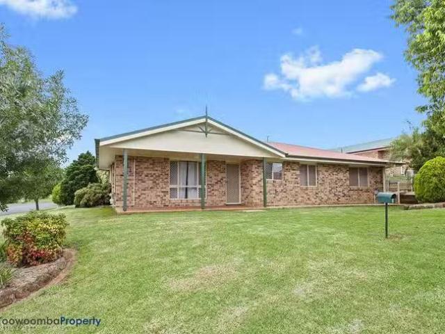 2 Kurtz Street, Kearneys Spring, QLD 4350