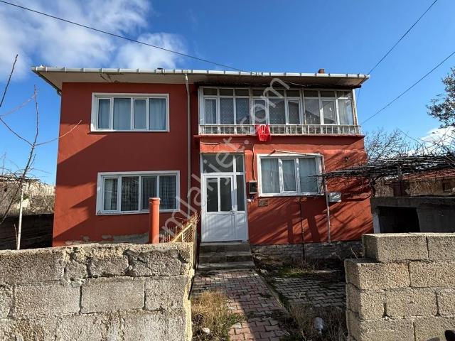 2 Katlı Bahçeli Müstakil Ev