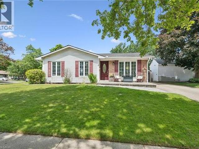 2 Keewatin Avenue, Kitchener, ON, N2B 3L5 house for sale | Listing ID 40852 | Royal LePage