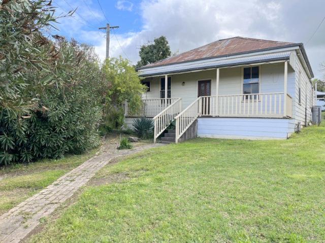 2 LYNCH STREET, COWRA