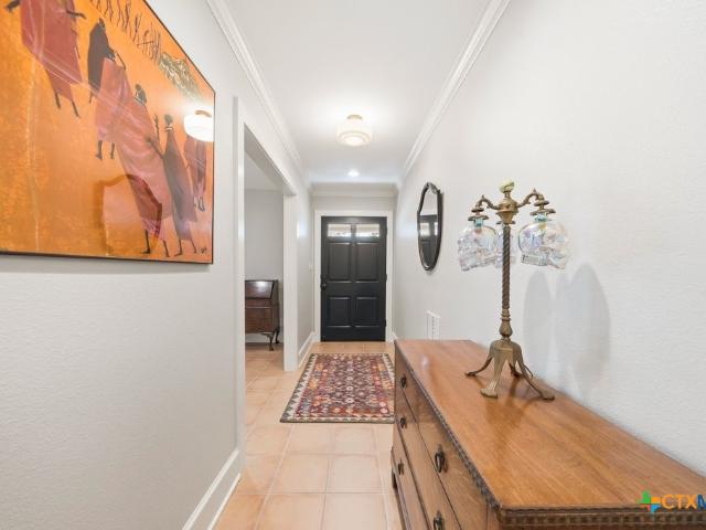 2 La Mesa Drive