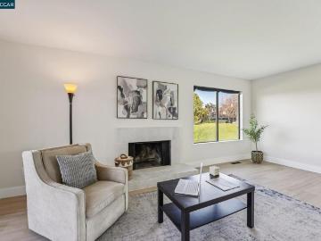 2 Lakeview Ct