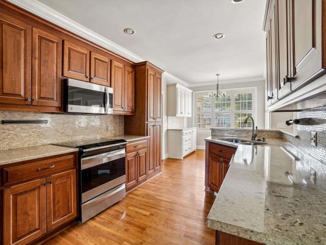 2 Lake Lennox Drive