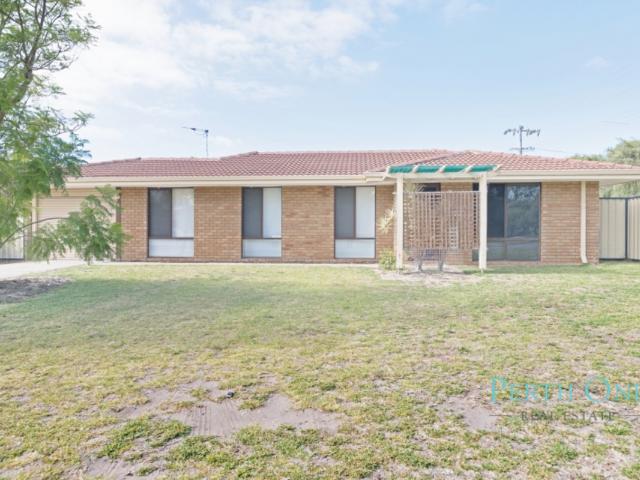 2 Lakemba Way, WAIKIKI