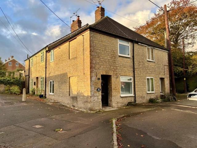 2 Lang Road, Crewkerne