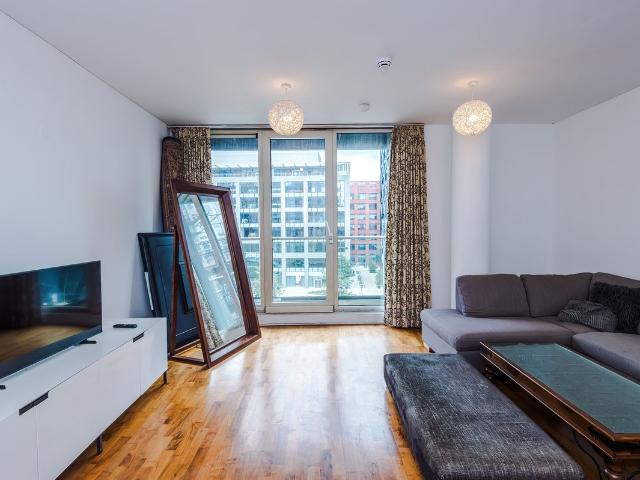 2 Left Bank, Manchester M3, 2 bed flat to rent, £1,700 pcm | PrimeLocation