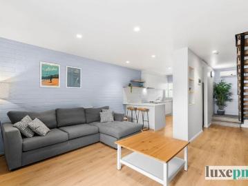 2 Level Unit In Great Location!