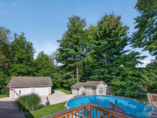 2 Linden Drive