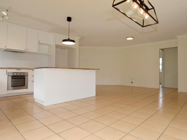 2 Links Court Kin Kora, QLD 4680