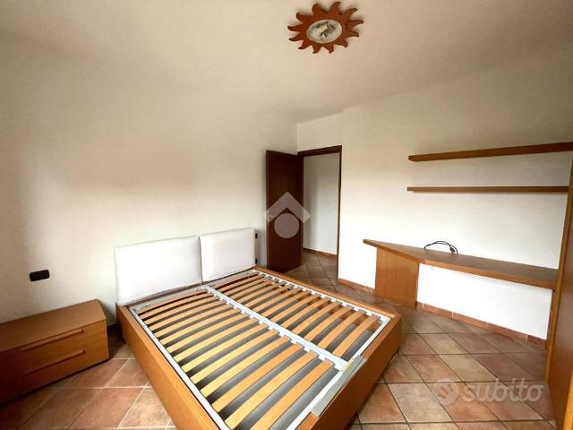 2 LOCALI A CARUGO