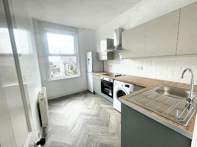 2 Lockyer Road, Plymouth PL3 3 bed apartment to rent £1,924 pcm £444 pw