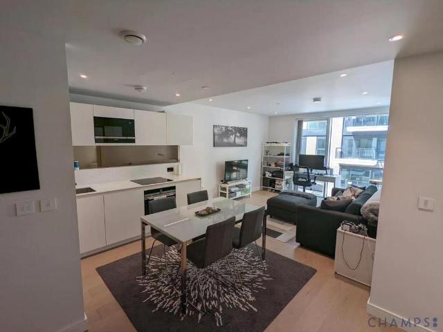 2, Lockgate Road, SW6 1 bed flat to rent £2,860 pcm £660 pw