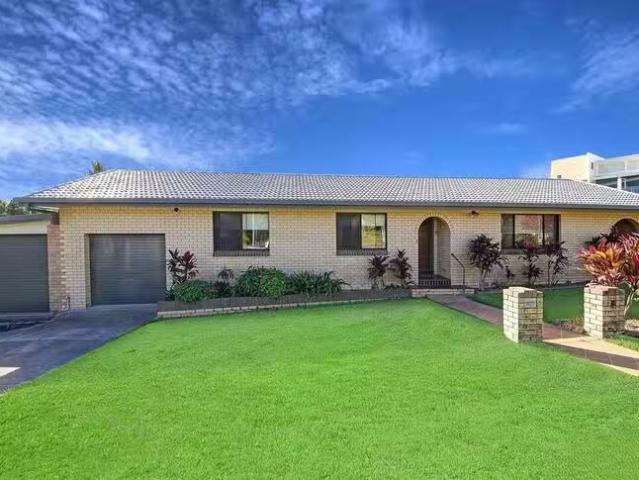 2 Long Beach Avenue, Coolum Beach, QLD 4573
