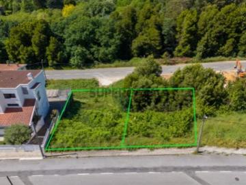 2 Lotes de terreno para construção junto à marina do Freixo