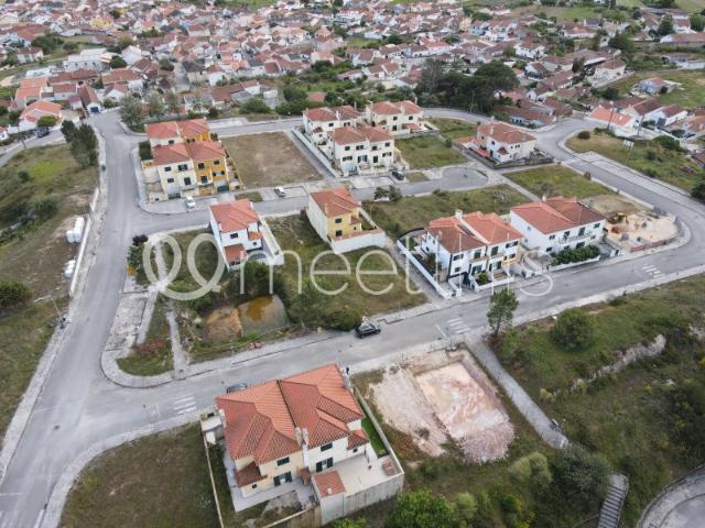 2 Lotes de Terreno para Moradias T3 | Projeto e Especialidades Aprovados | Licenciamento em Fase Final
