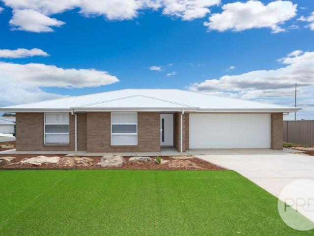 2 Lovell Place, Lloyd NSW 2650