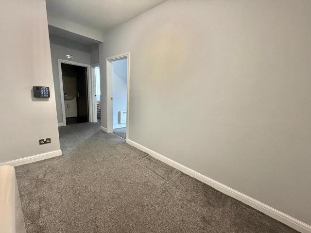 2 Park View Chambers, Sycamore Street. 1 bed flat to rent £550 pcm £127 pw